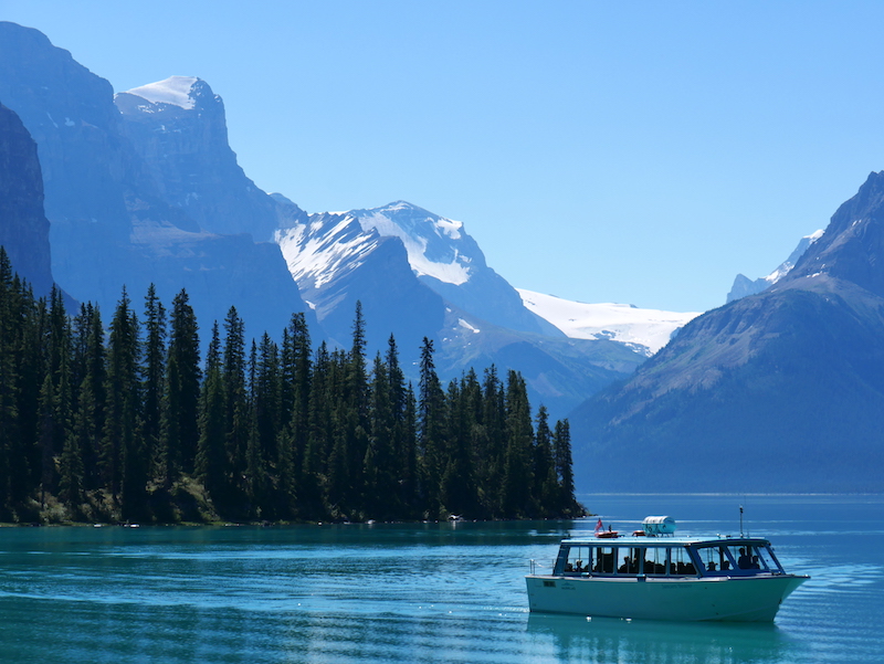 Find out why the Maligne Lake Cruise from Pursuit Collection is one of the best activities for families in Jasper.