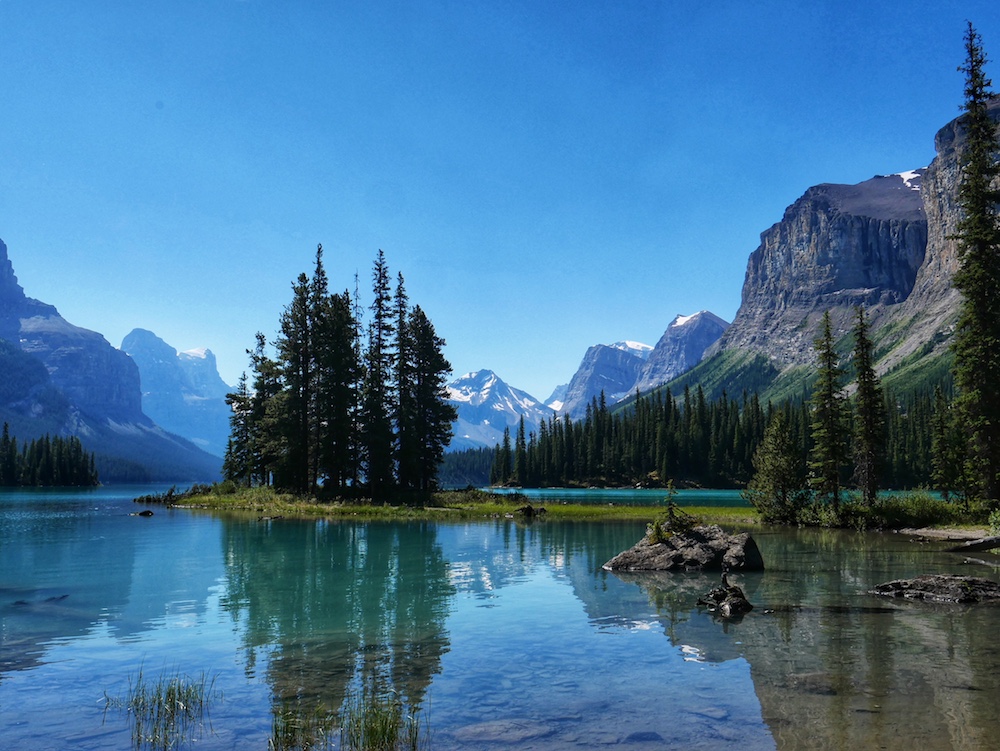 Find out why the Maligne Lake Cruise from Pursuit Collection is one of the best activities for families in Jasper.